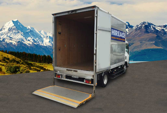 tail-lift-truck-Hireace-Auckland-605